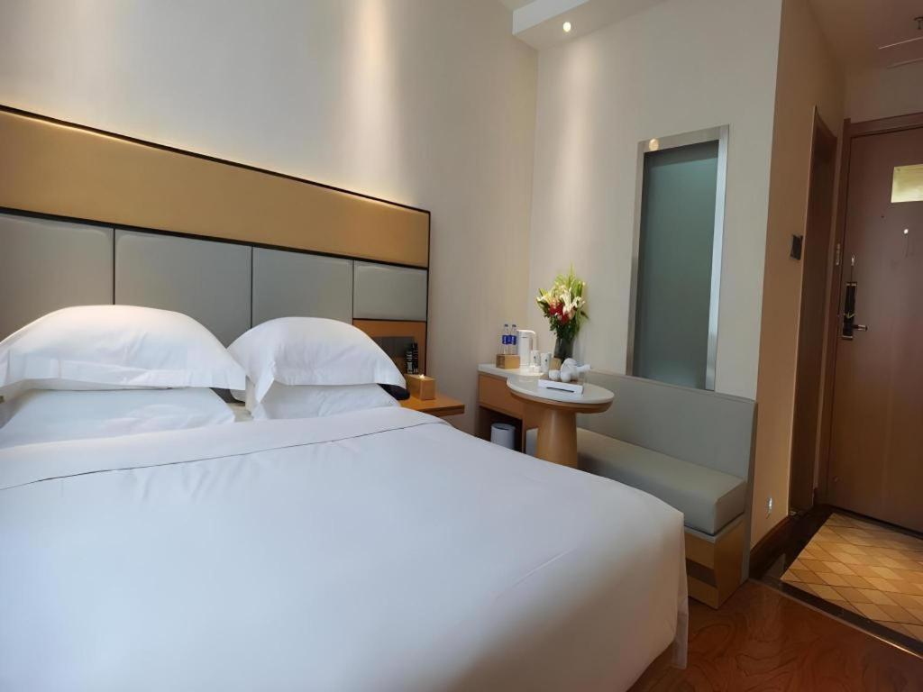 Greentree Inn Geermu Walking Street Business Hotel Golmud Εξωτερικό φωτογραφία