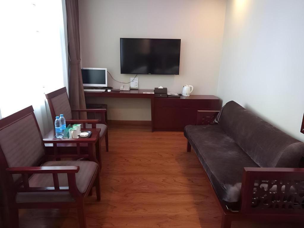 Greentree Inn Geermu Walking Street Business Hotel Golmud Εξωτερικό φωτογραφία