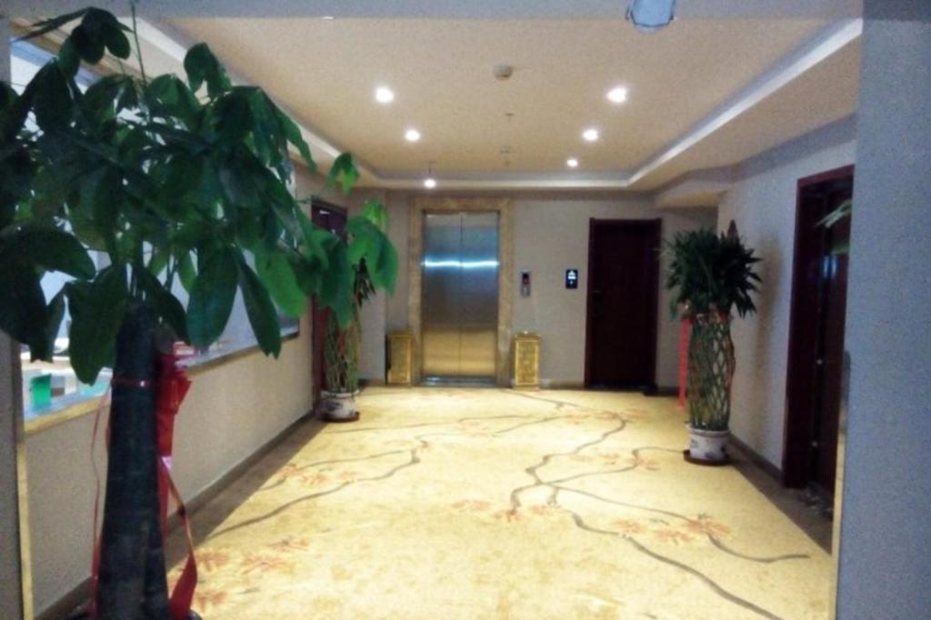 Greentree Inn Geermu Walking Street Business Hotel Golmud Εξωτερικό φωτογραφία