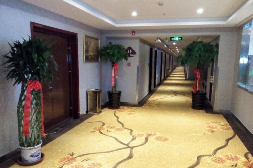 Greentree Inn Geermu Walking Street Business Hotel Golmud Εξωτερικό φωτογραφία