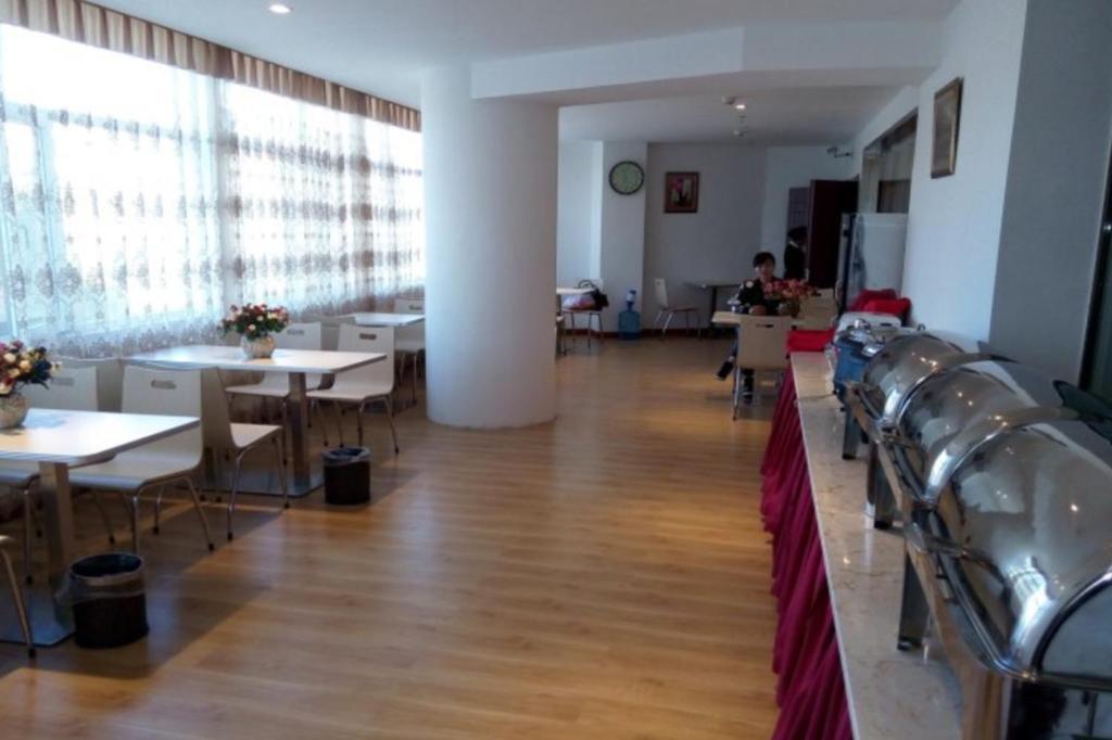 Greentree Inn Geermu Walking Street Business Hotel Golmud Εξωτερικό φωτογραφία